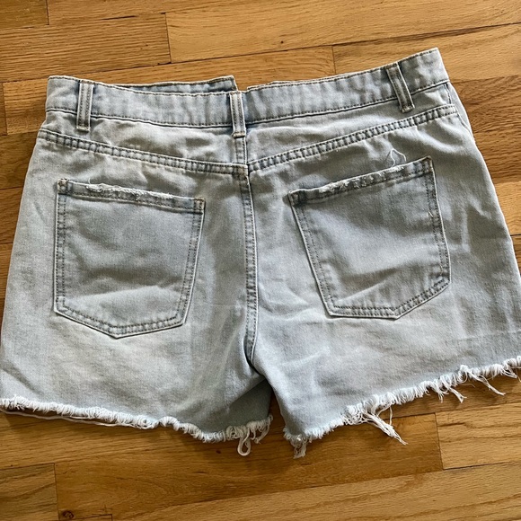 Juniors girl shorts gently used in excellent - Picture 3 of 4